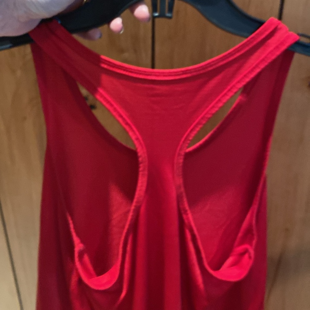 Workout top - Picture 3 of 3